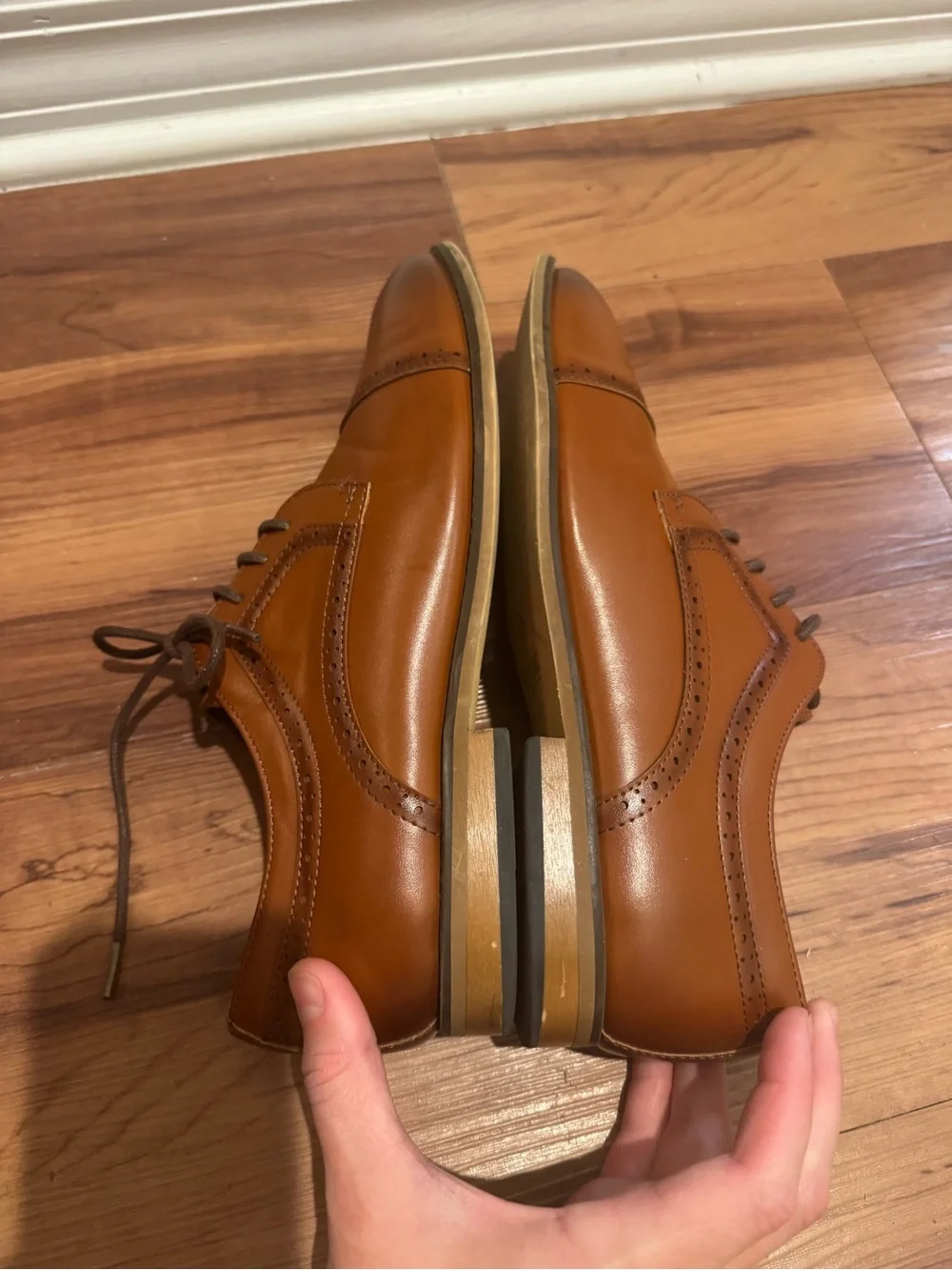 Size 6 Men's Classic Tan Leather Cap-Toe Dress Shoes